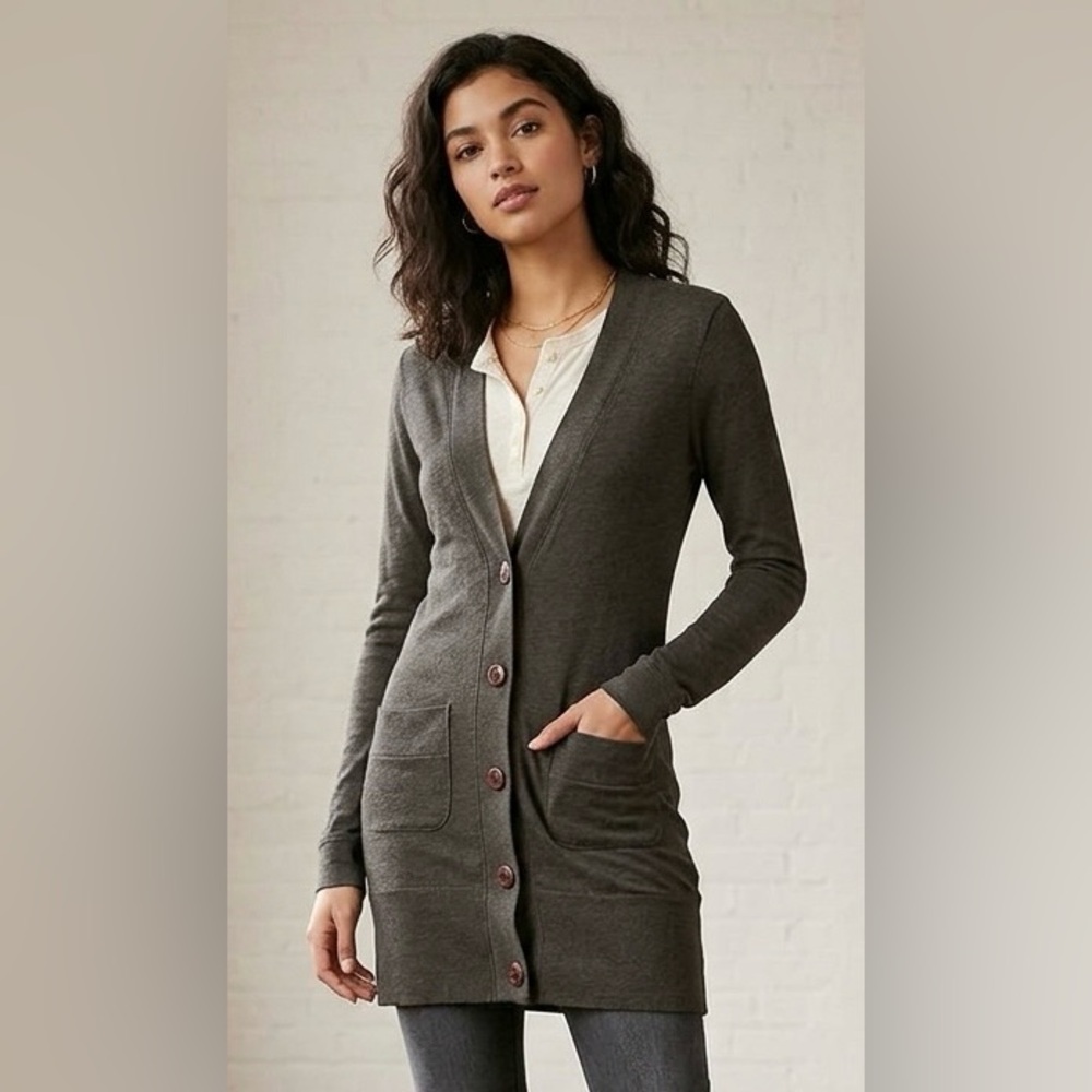 Urban Outfitters BDG olive/sage long-sleeved button down long cardigan Small